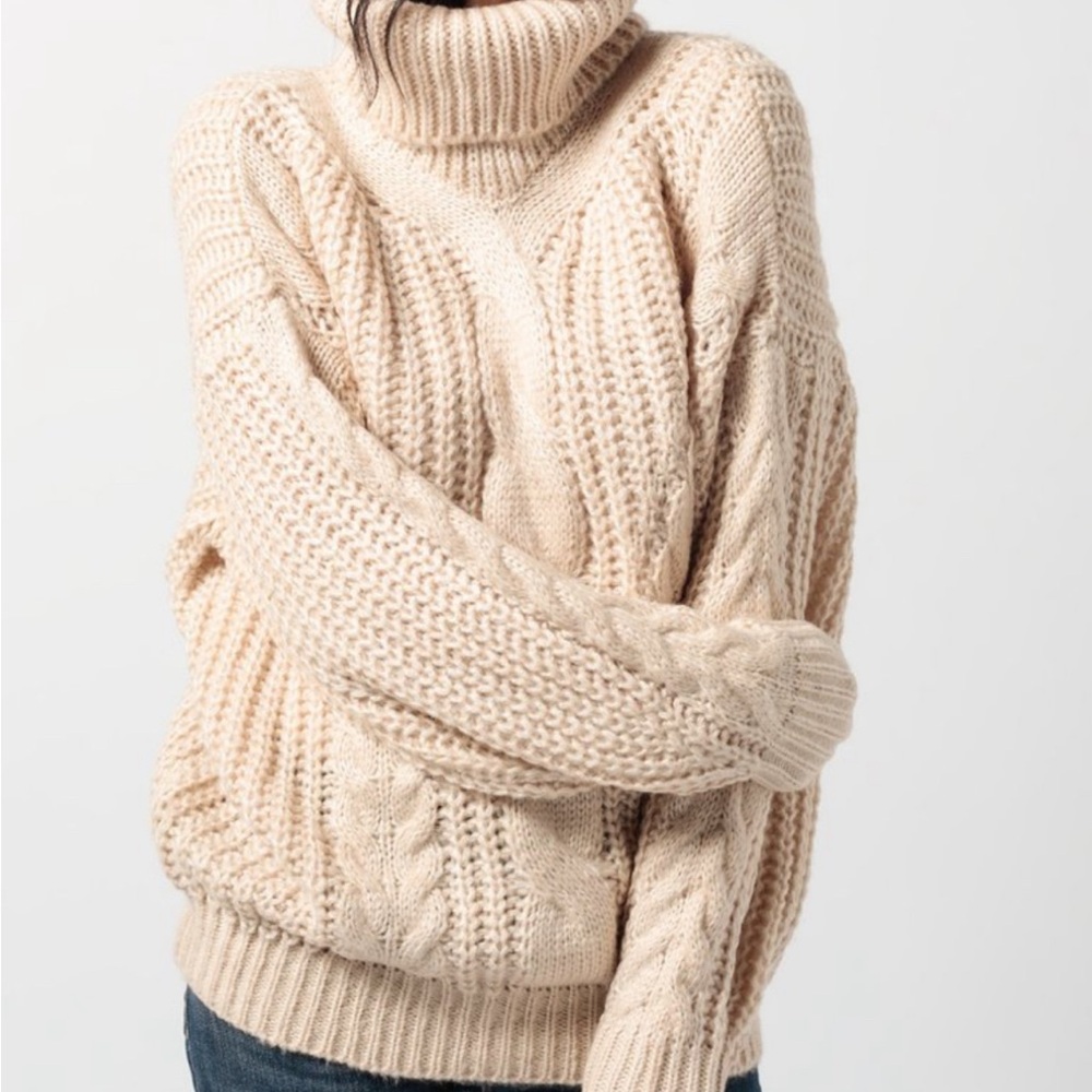 AZALEA Chunky Cable Knit Turtleneck Sweater size M/L
